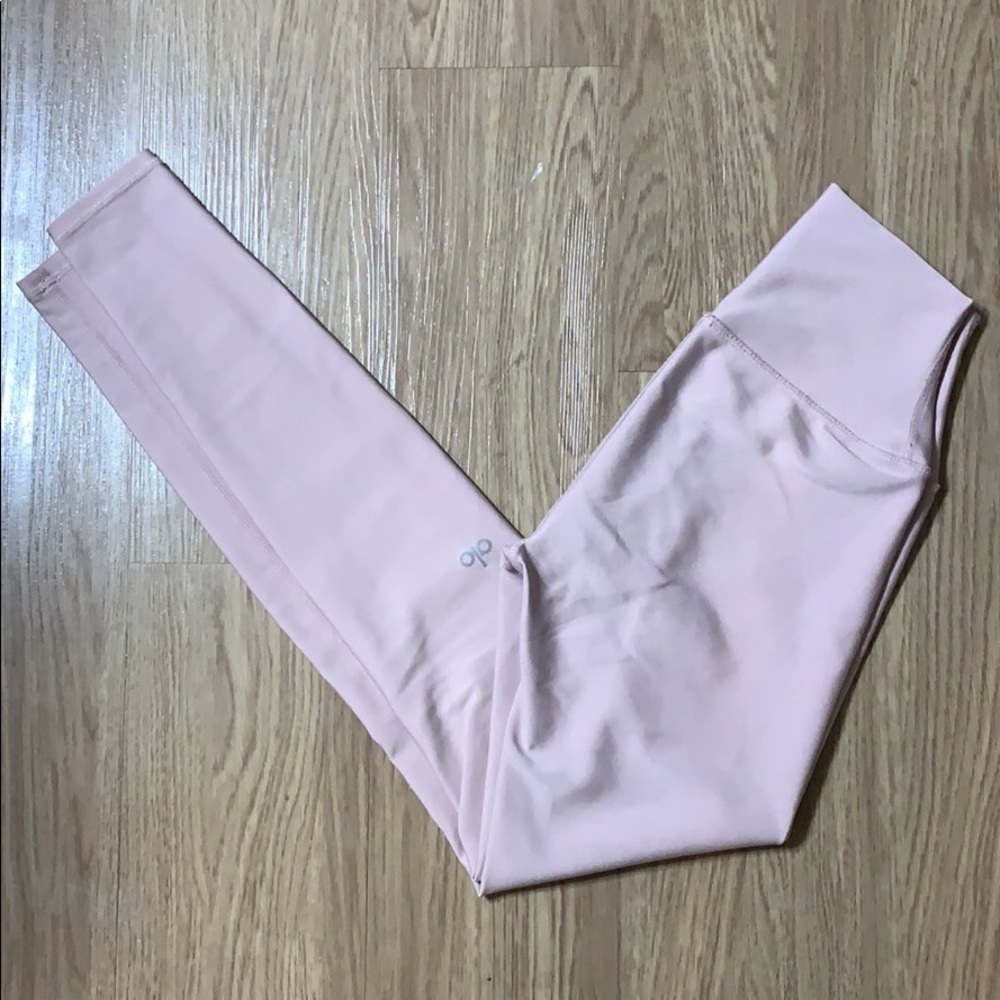 Blush pink Alo yoga leggings size XS